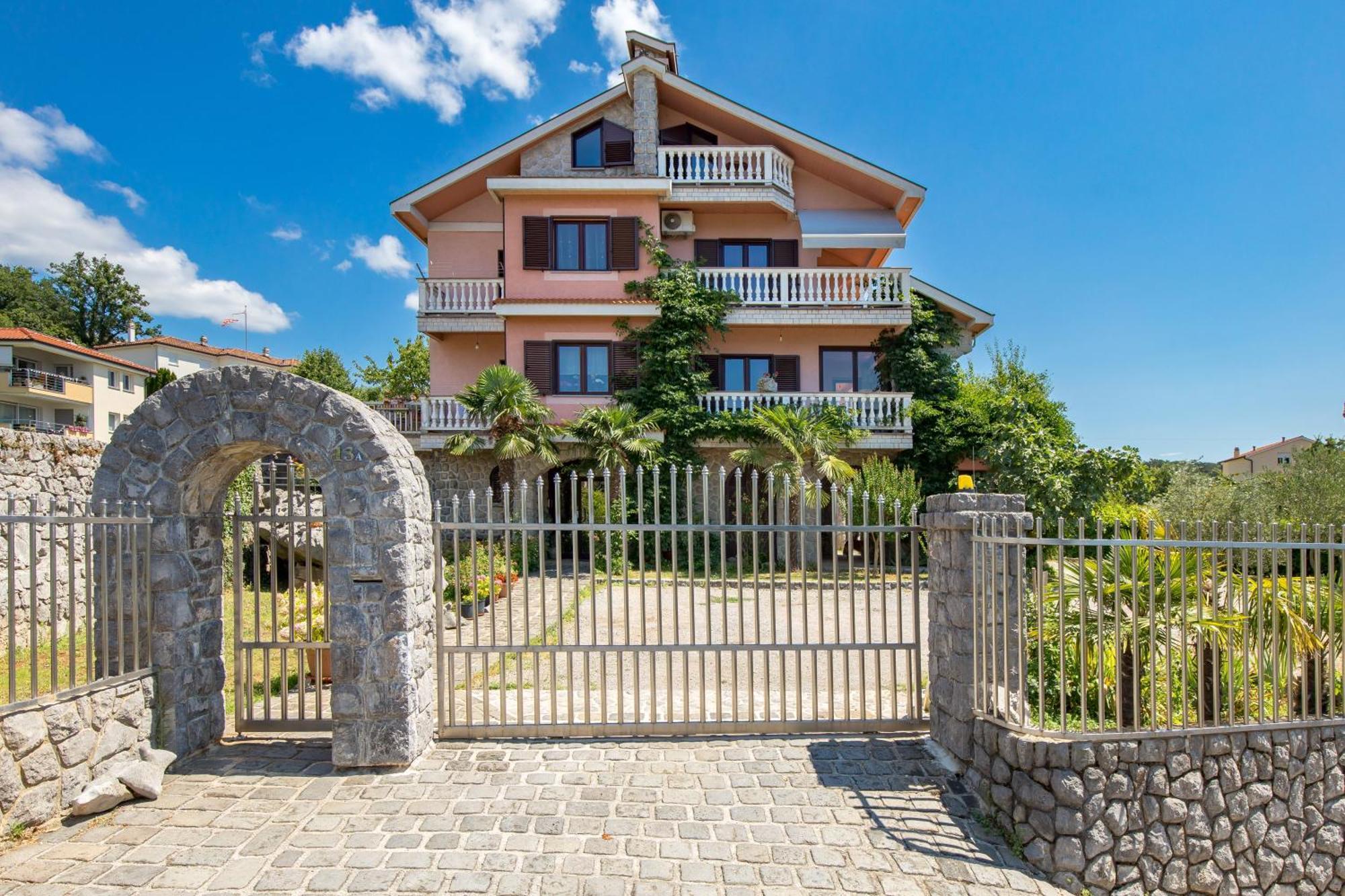 Ostanak kod kuće Jurina *