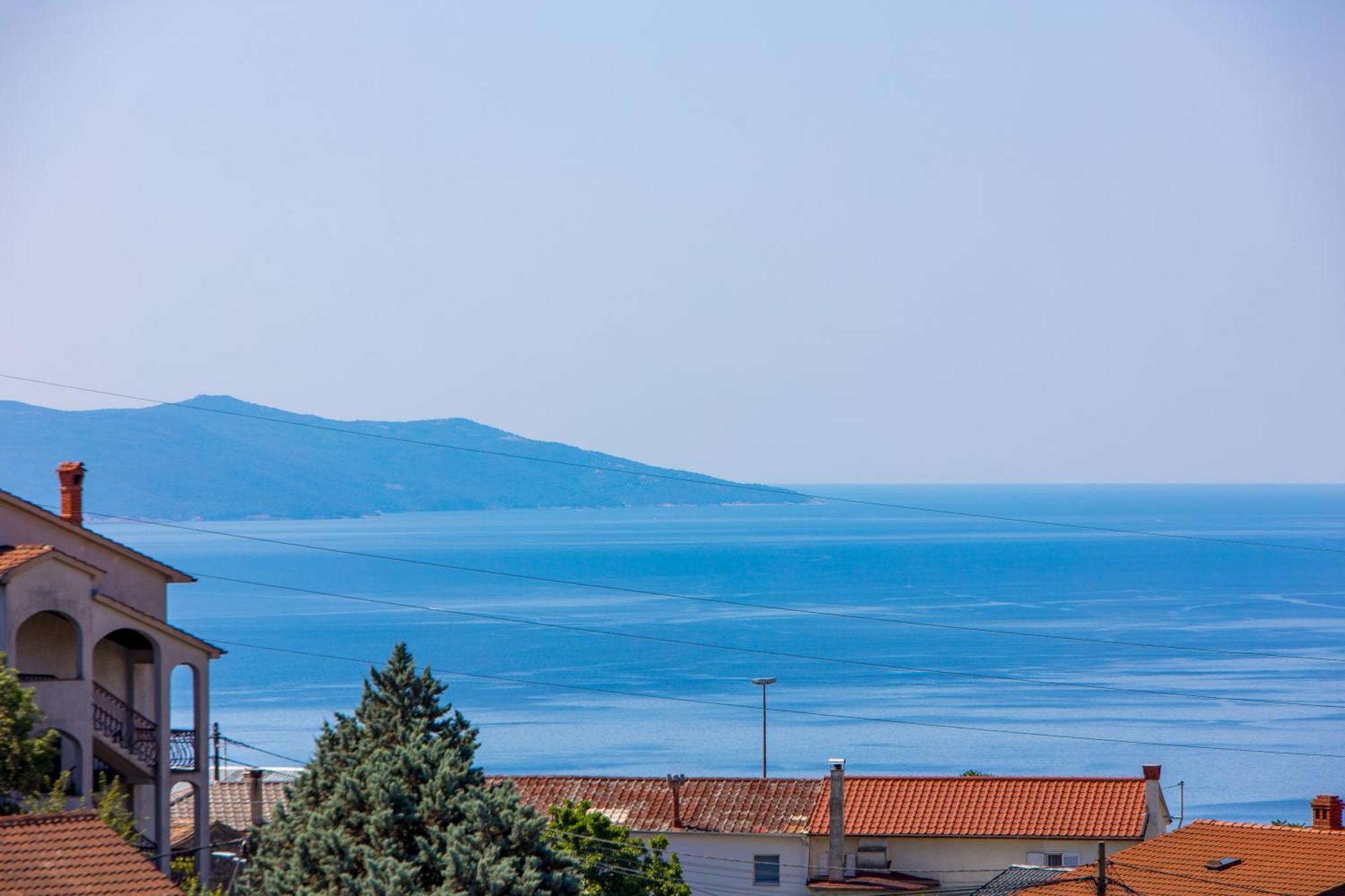 Jurina Ostanak kod kuće